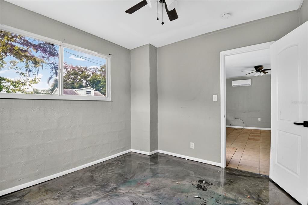 For Sale: $119,990 (2 beds, 1 baths, 682 Square Feet)