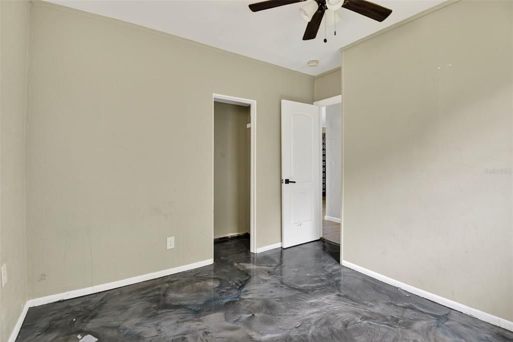 For Sale: $119,990 (2 beds, 1 baths, 682 Square Feet)