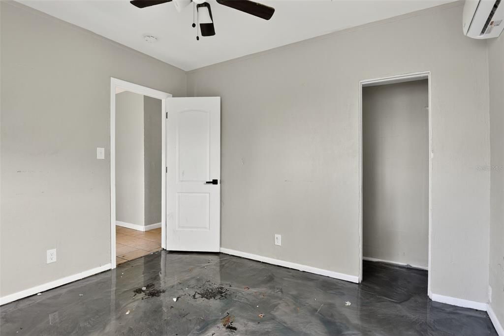 For Sale: $119,990 (2 beds, 1 baths, 682 Square Feet)