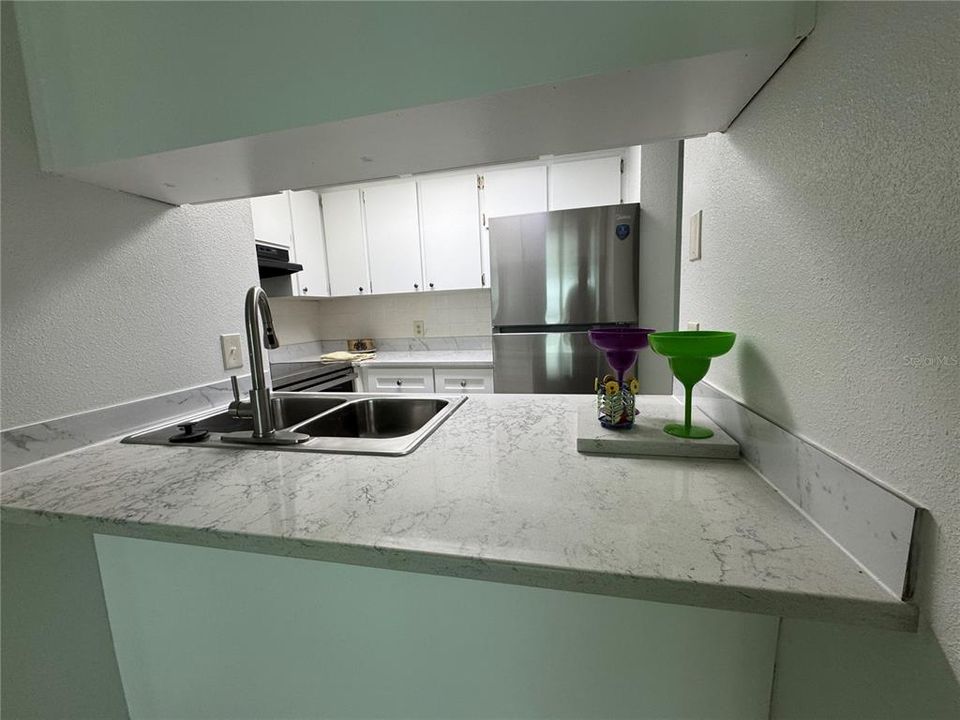 На продажу: $69,900 (1 спален, 1 ванн, 728 Квадратных фут)