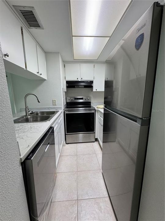 На продажу: $69,900 (1 спален, 1 ванн, 728 Квадратных фут)