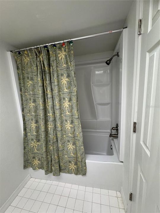 На продажу: $69,900 (1 спален, 1 ванн, 728 Квадратных фут)