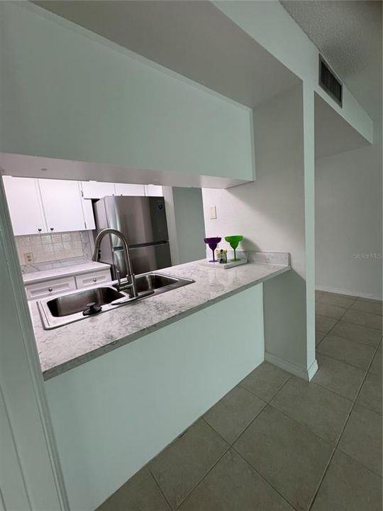 На продажу: $69,900 (1 спален, 1 ванн, 728 Квадратных фут)