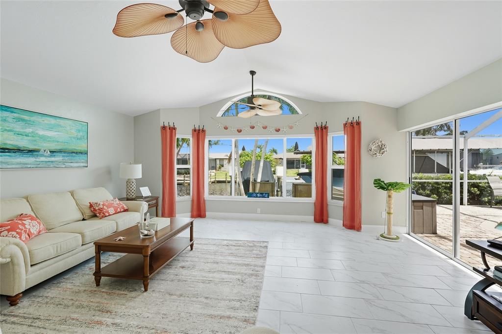 Activo con contrato: $750,000 (4 camas, 2 baños, 2373 Pies cuadrados)