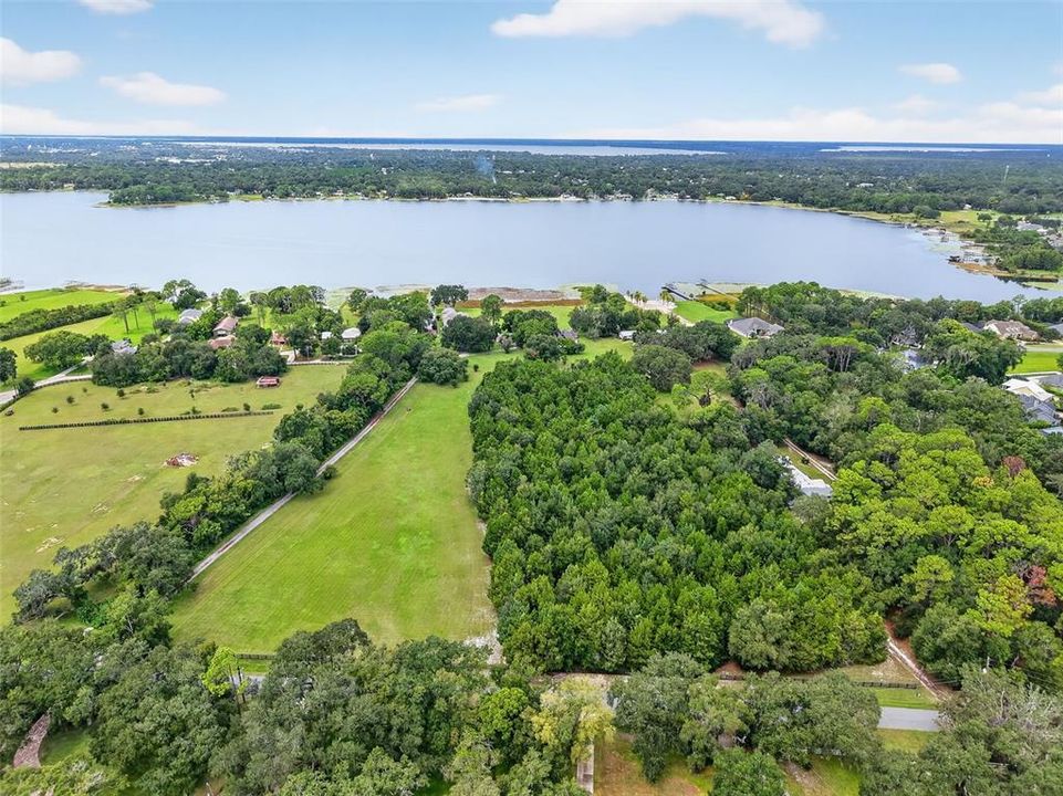 For Rent: $2,500 (2 beds, 1 baths, 1048 Square Feet)