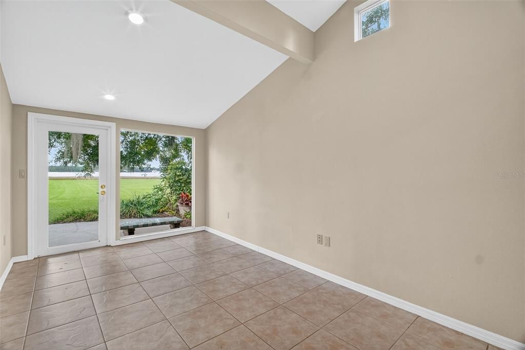 For Rent: $2,500 (2 beds, 1 baths, 1048 Square Feet)