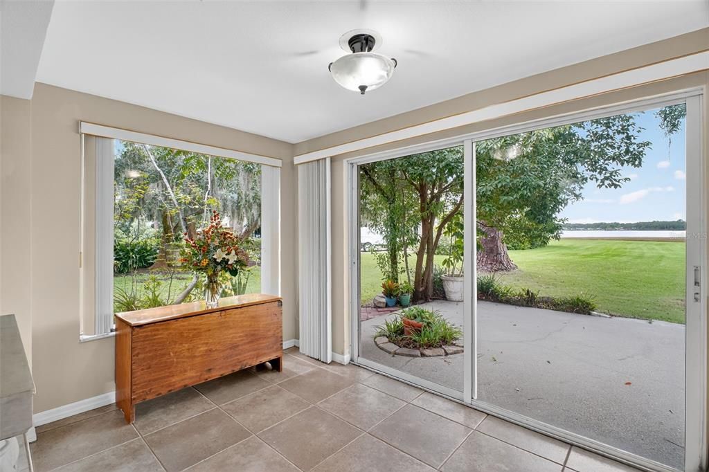 For Rent: $2,500 (2 beds, 1 baths, 1048 Square Feet)