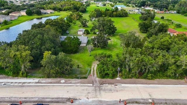 待售: $3,000,000 (5.01 acres)