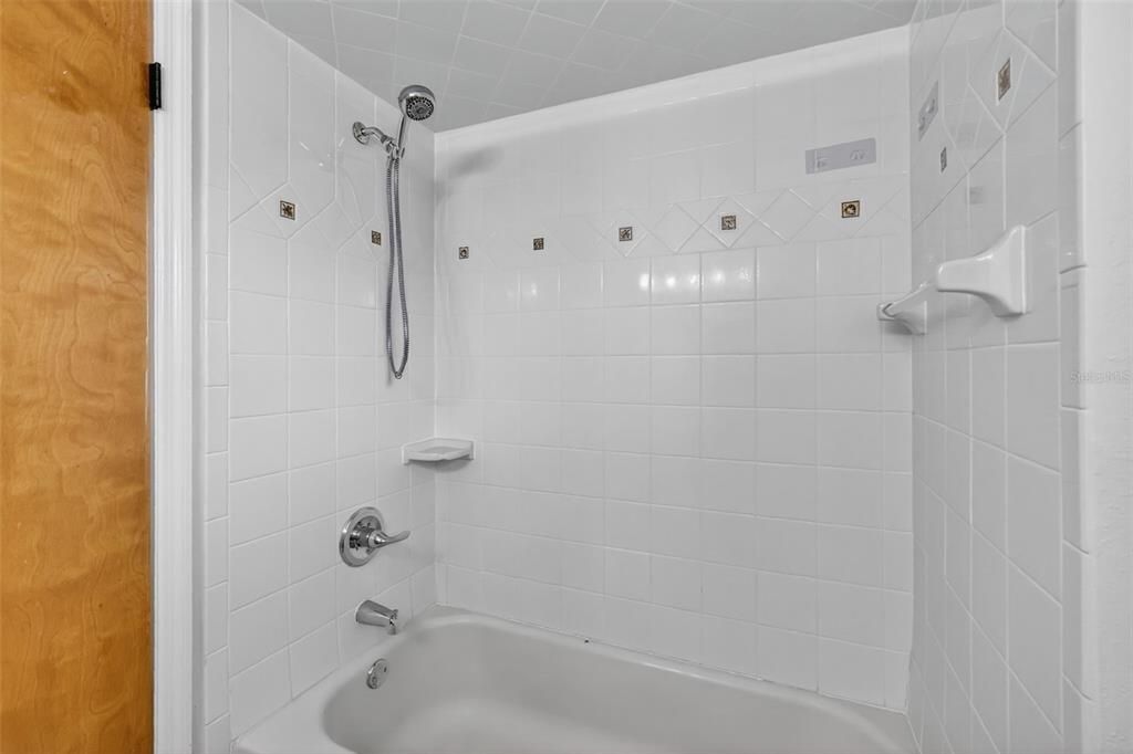 For Sale: $244,000 (2 beds, 2 baths, 1344 Square Feet)