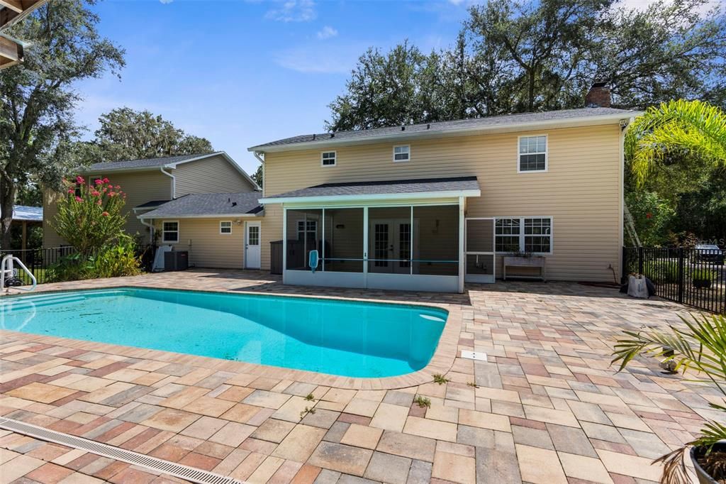 En Venta: $749,000 (4 camas, 3 baños, 3476 Pies cuadrados)