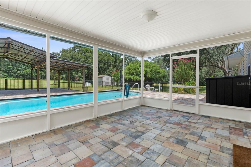 En Venta: $749,000 (4 camas, 3 baños, 3476 Pies cuadrados)