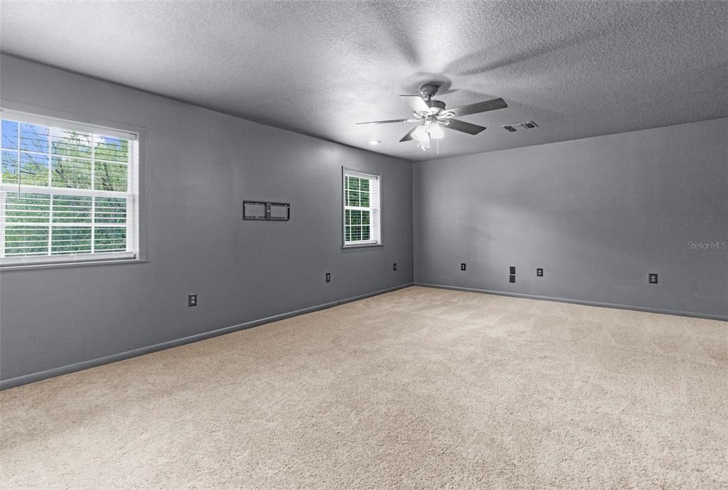 En Venta: $749,000 (4 camas, 3 baños, 3476 Pies cuadrados)