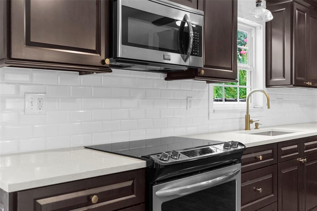 En Venta: $749,000 (4 camas, 3 baños, 3476 Pies cuadrados)