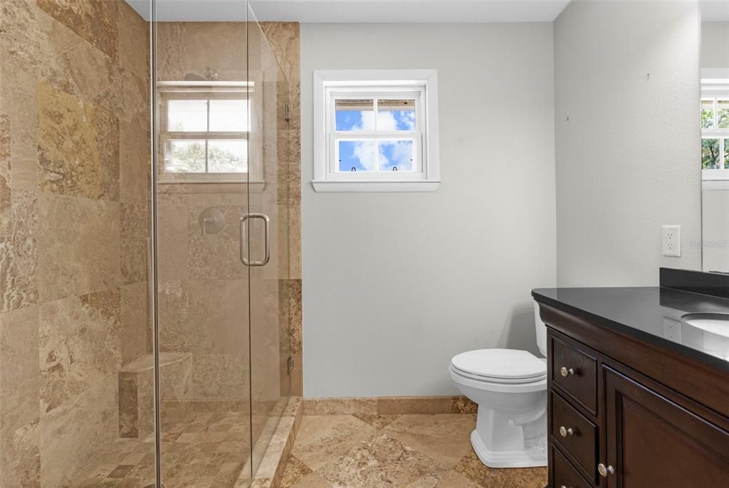 En Venta: $749,000 (4 camas, 3 baños, 3476 Pies cuadrados)