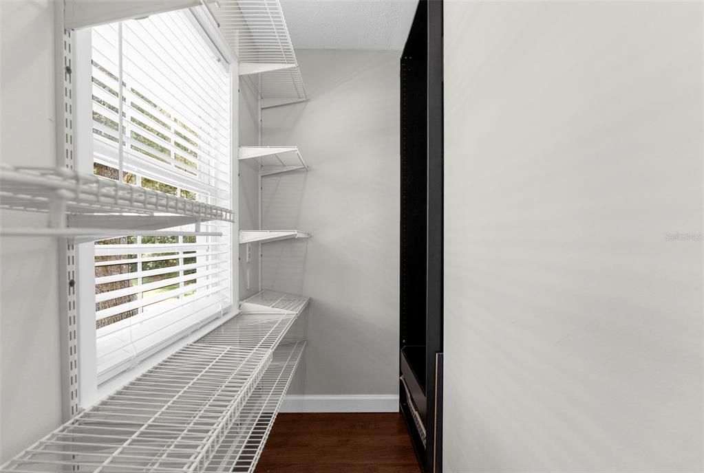 En Venta: $749,000 (4 camas, 3 baños, 3476 Pies cuadrados)