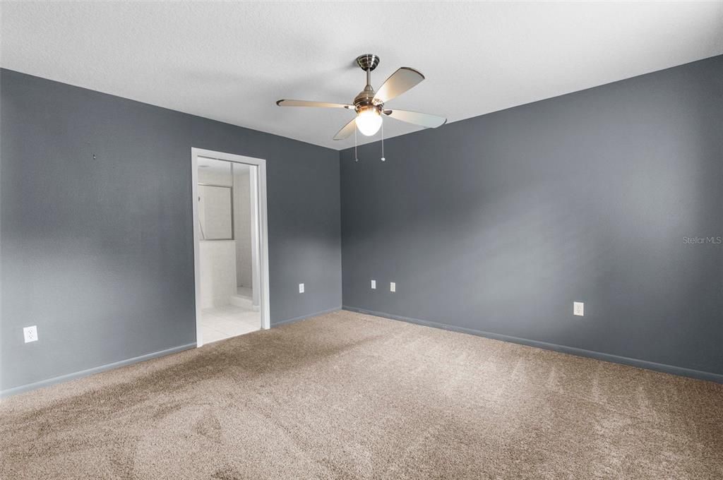 En Venta: $749,000 (4 camas, 3 baños, 3476 Pies cuadrados)