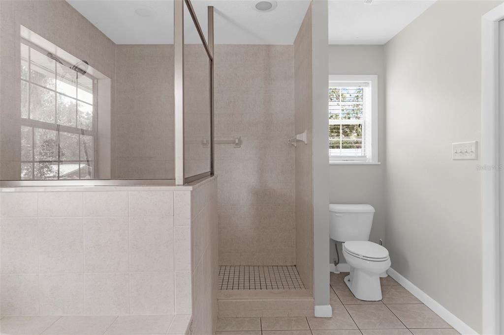 En Venta: $749,000 (4 camas, 3 baños, 3476 Pies cuadrados)