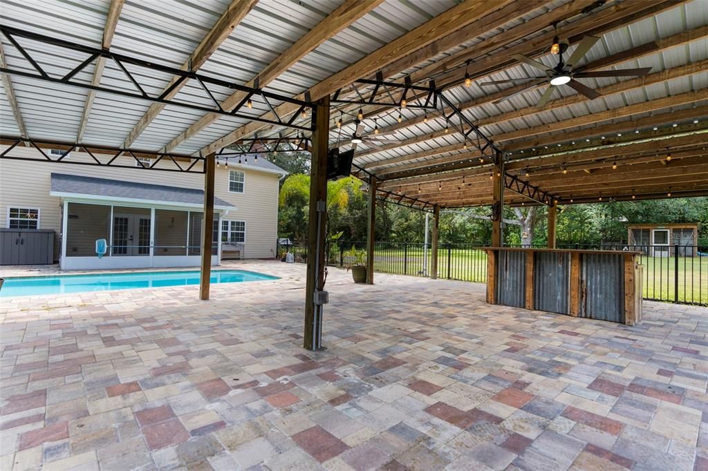 En Venta: $749,000 (4 camas, 3 baños, 3476 Pies cuadrados)