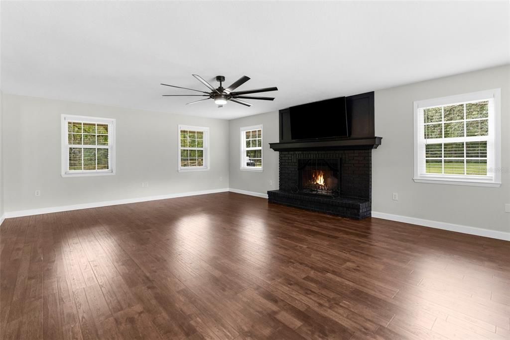 En Venta: $749,000 (4 camas, 3 baños, 3476 Pies cuadrados)