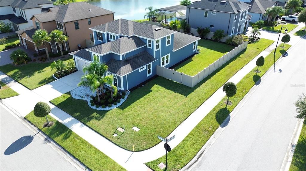 For Sale: $650,000 (4 beds, 3 baths, 2910 Square Feet)