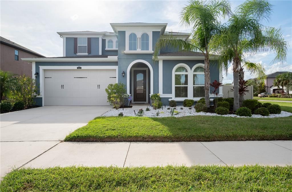 For Sale: $650,000 (4 beds, 3 baths, 2910 Square Feet)