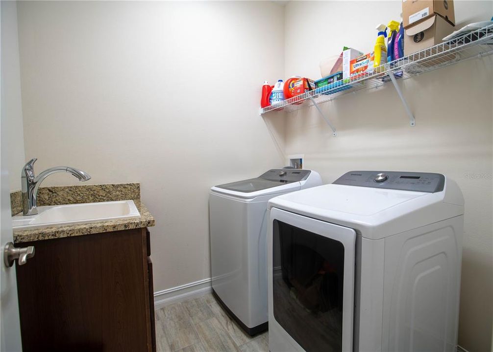 For Sale: $650,000 (4 beds, 3 baths, 2910 Square Feet)