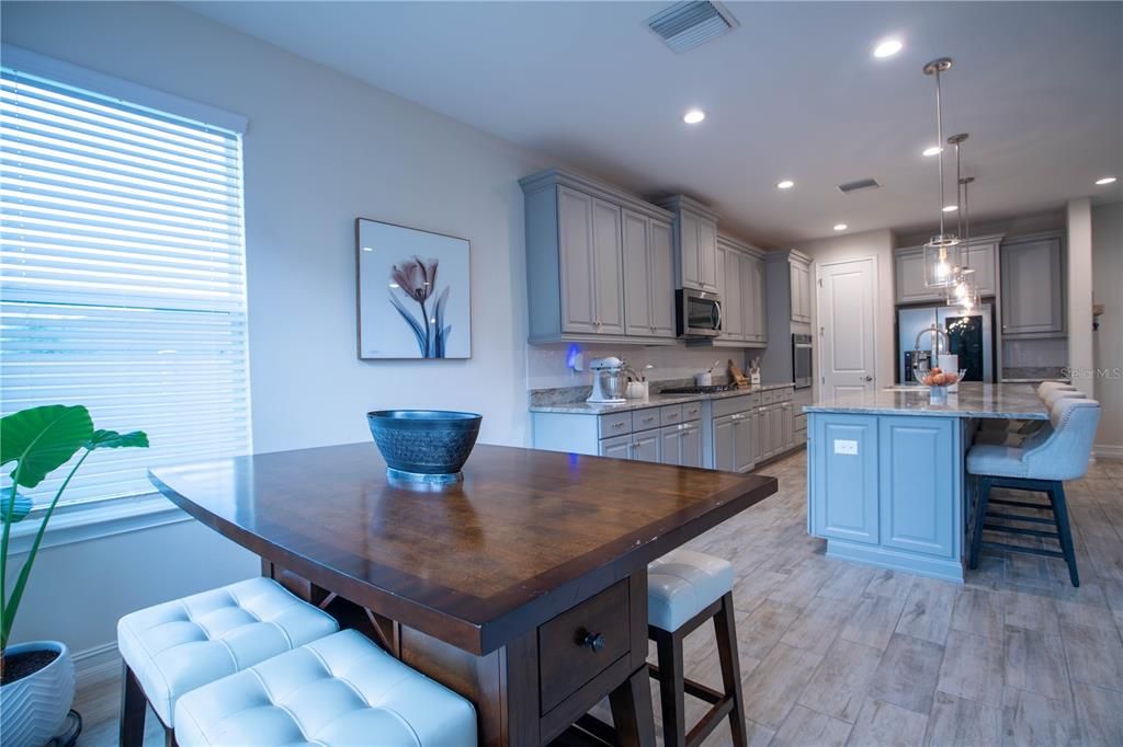 For Sale: $650,000 (4 beds, 3 baths, 2910 Square Feet)