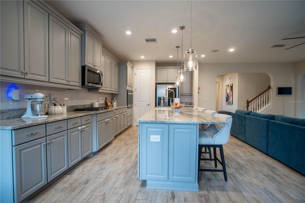 For Sale: $650,000 (4 beds, 3 baths, 2910 Square Feet)