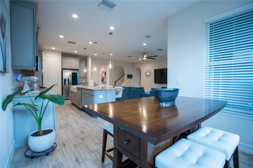 For Sale: $650,000 (4 beds, 3 baths, 2910 Square Feet)