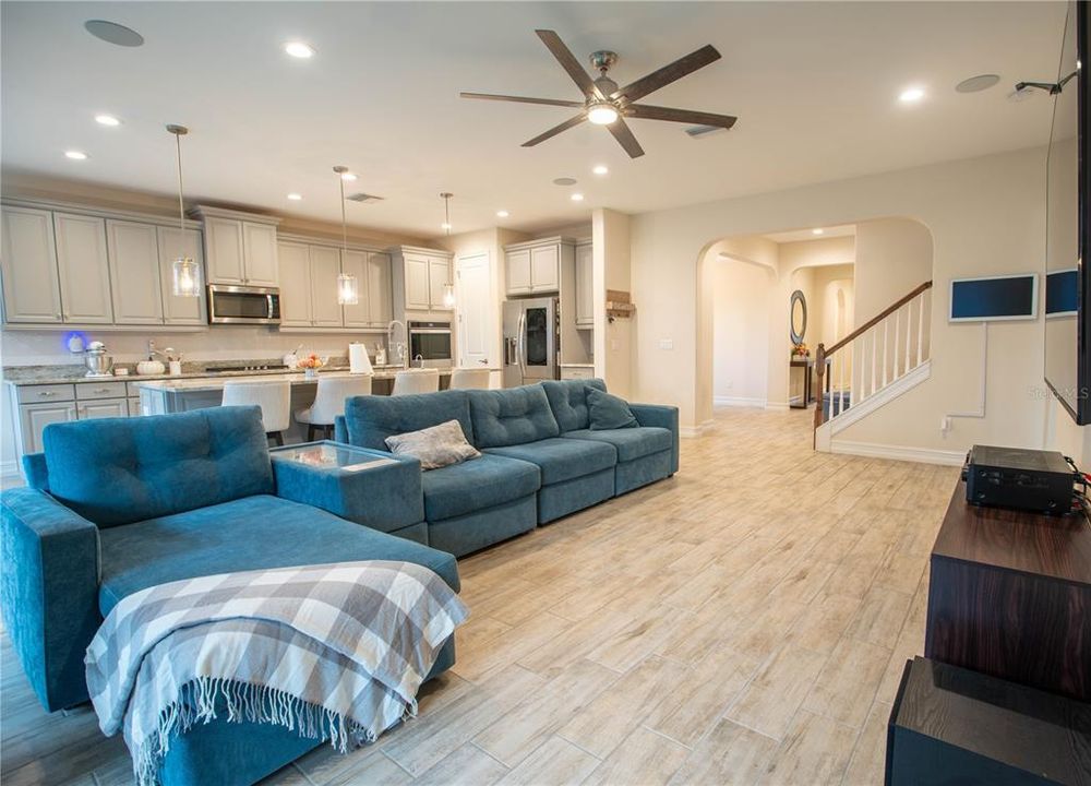 For Sale: $650,000 (4 beds, 3 baths, 2910 Square Feet)