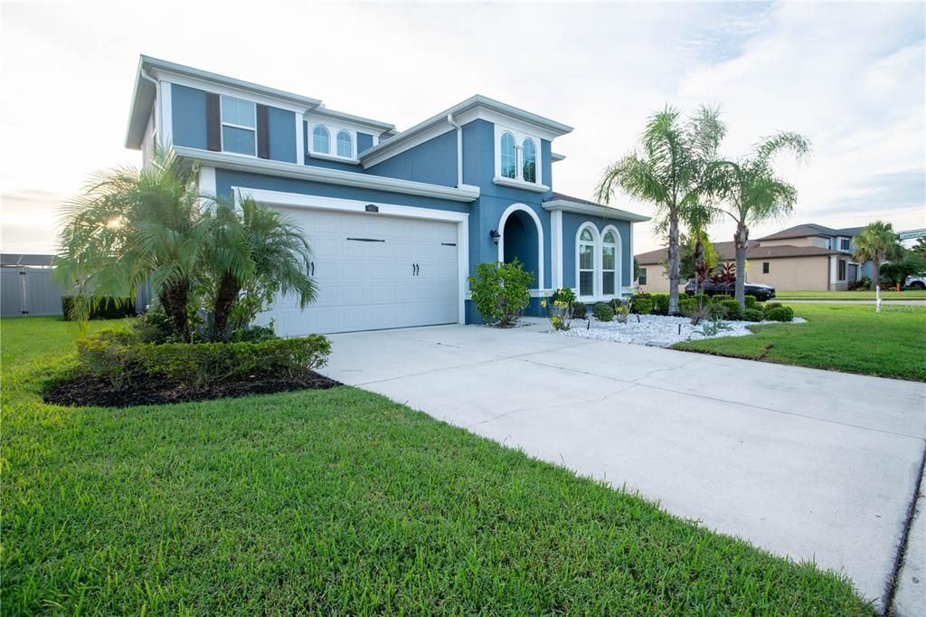 For Sale: $650,000 (4 beds, 3 baths, 2910 Square Feet)