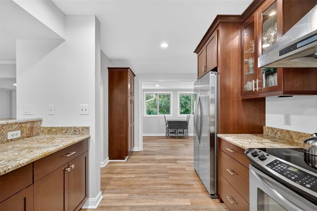 Active With Contract: $485,000 (3 beds, 2 baths, 1733 Square Feet)