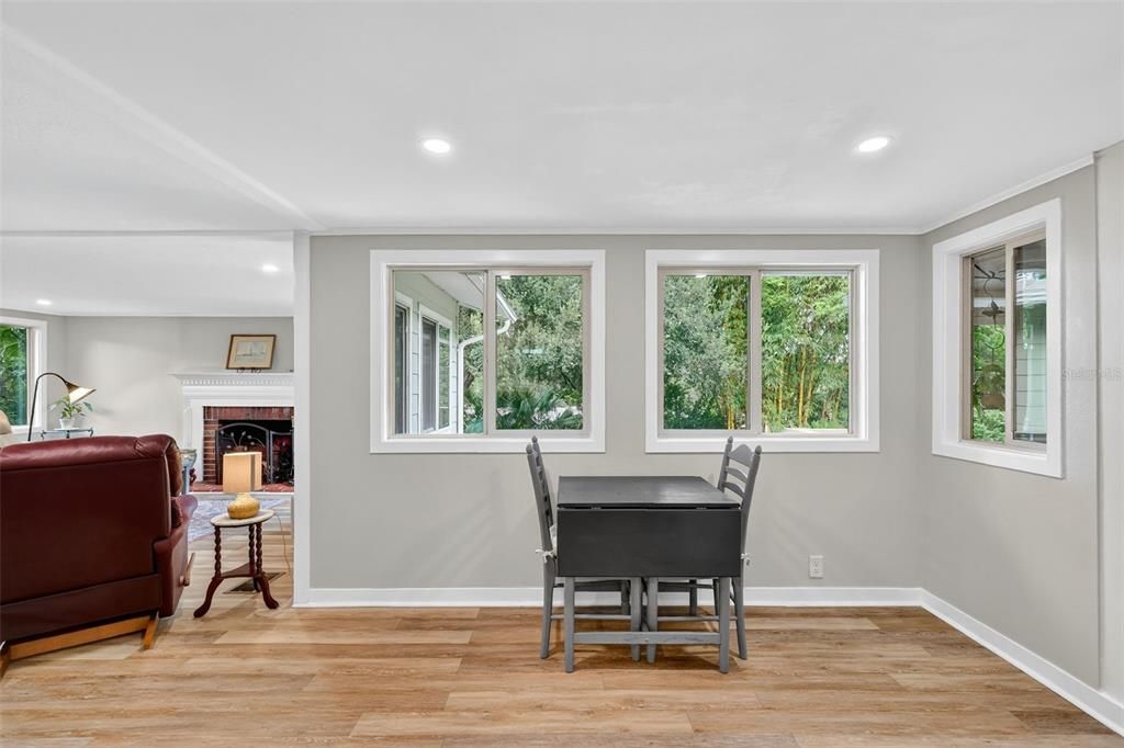 Active With Contract: $485,000 (3 beds, 2 baths, 1733 Square Feet)