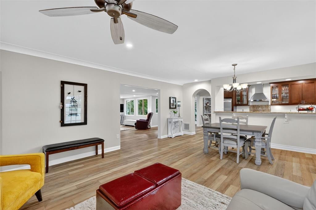 Active With Contract: $485,000 (3 beds, 2 baths, 1733 Square Feet)