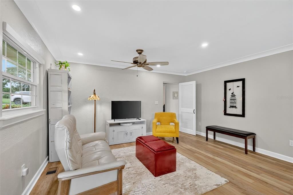 Active With Contract: $485,000 (3 beds, 2 baths, 1733 Square Feet)