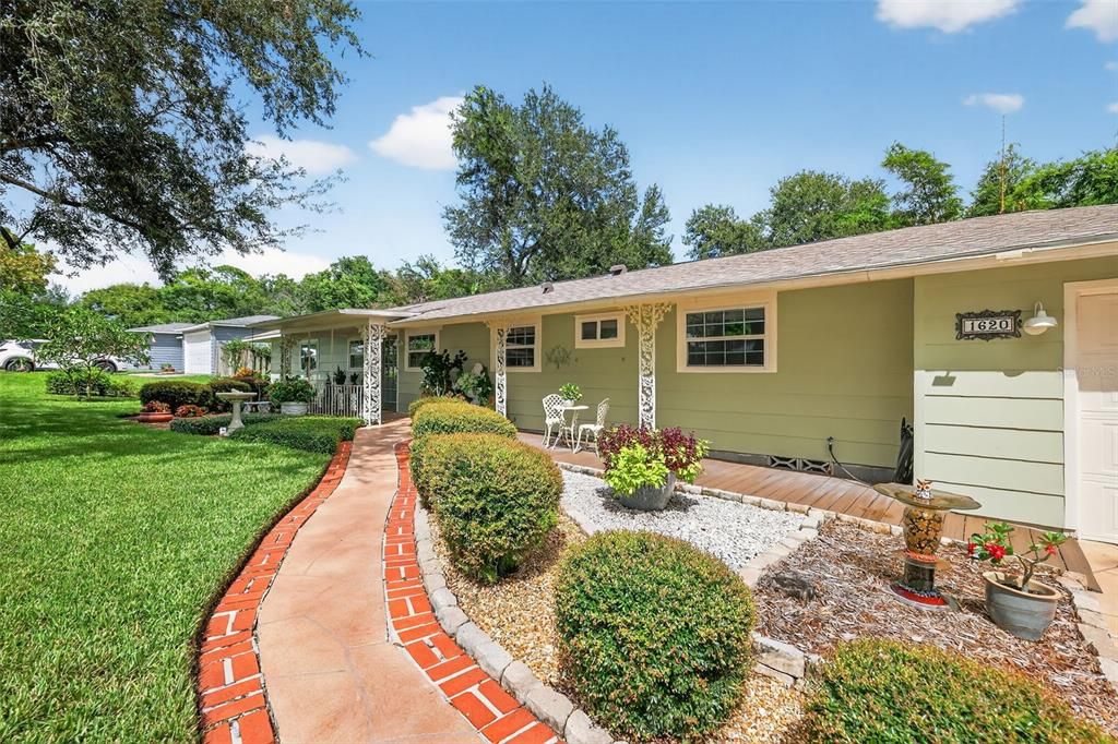 Active With Contract: $485,000 (3 beds, 2 baths, 1733 Square Feet)