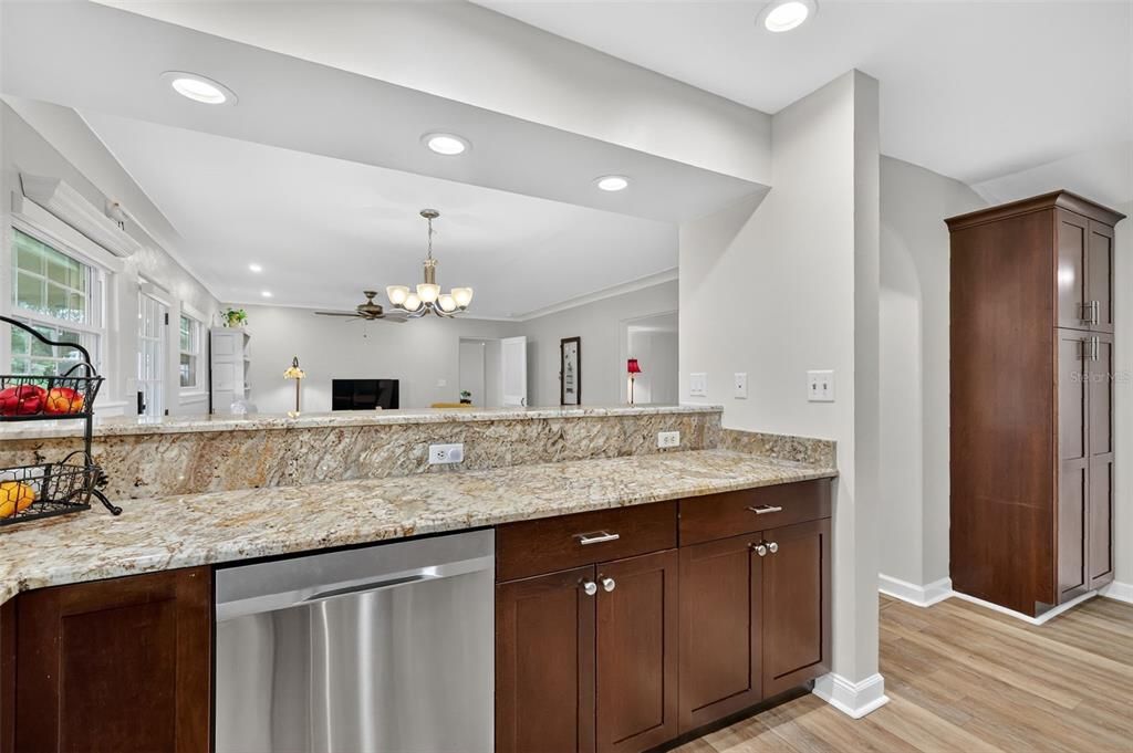 Active With Contract: $485,000 (3 beds, 2 baths, 1733 Square Feet)