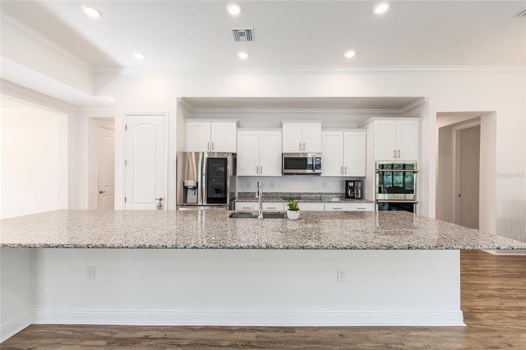 En Venta: $489,900 (4 camas, 3 baños, 3060 Pies cuadrados)