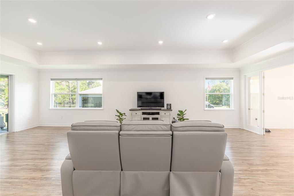 En Venta: $489,900 (4 camas, 3 baños, 3060 Pies cuadrados)