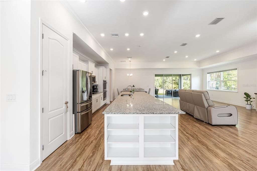 En Venta: $489,900 (4 camas, 3 baños, 3060 Pies cuadrados)