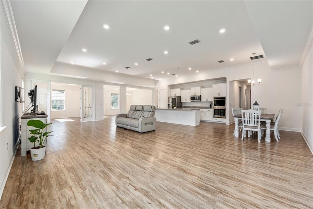 En Venta: $489,900 (4 camas, 3 baños, 3060 Pies cuadrados)