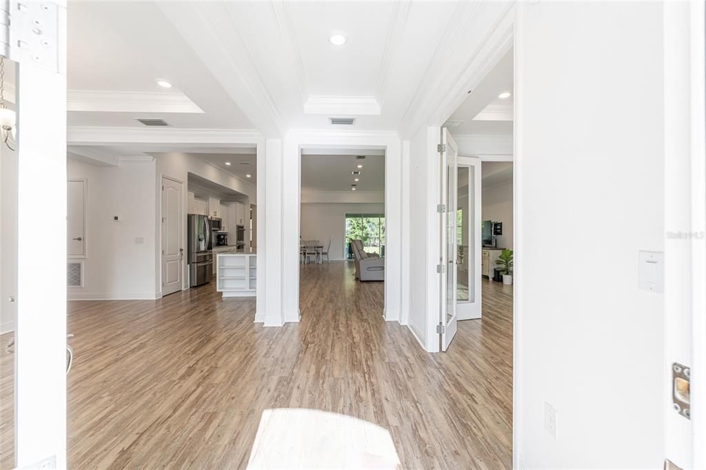 En Venta: $489,900 (4 camas, 3 baños, 3060 Pies cuadrados)