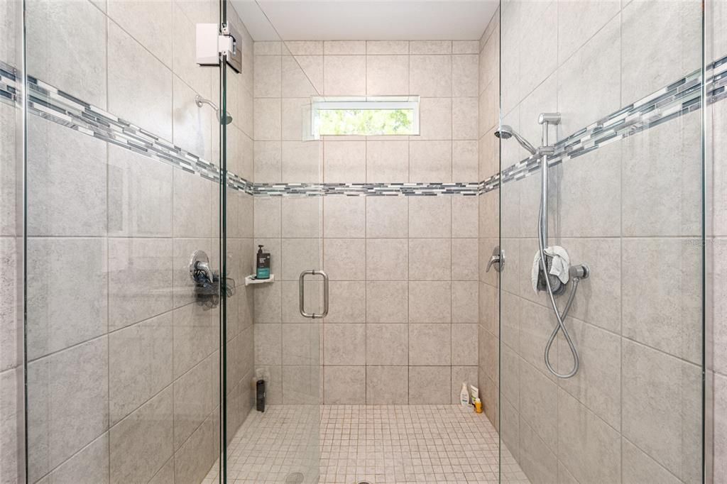 En Venta: $489,900 (4 camas, 3 baños, 3060 Pies cuadrados)