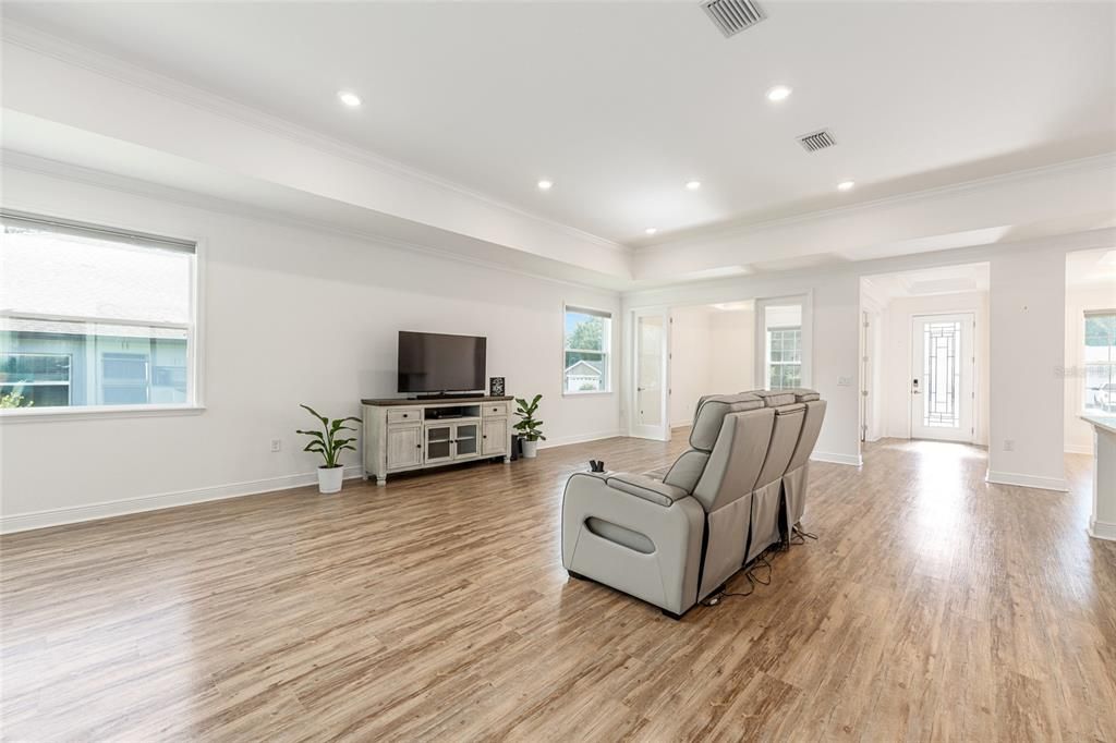 En Venta: $489,900 (4 camas, 3 baños, 3060 Pies cuadrados)