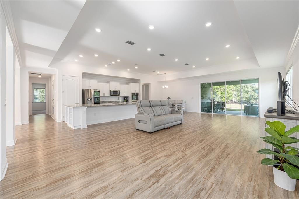 En Venta: $489,900 (4 camas, 3 baños, 3060 Pies cuadrados)