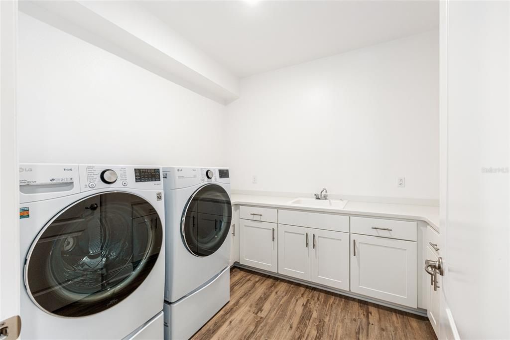 En Venta: $489,900 (4 camas, 3 baños, 3060 Pies cuadrados)