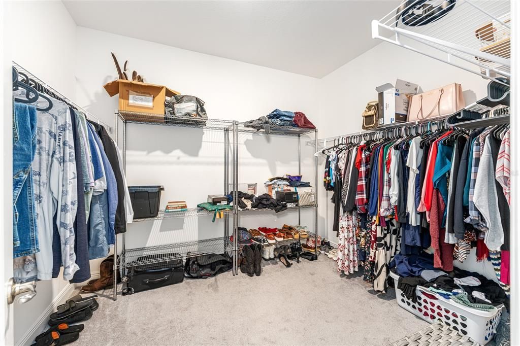 En Venta: $489,900 (4 camas, 3 baños, 3060 Pies cuadrados)