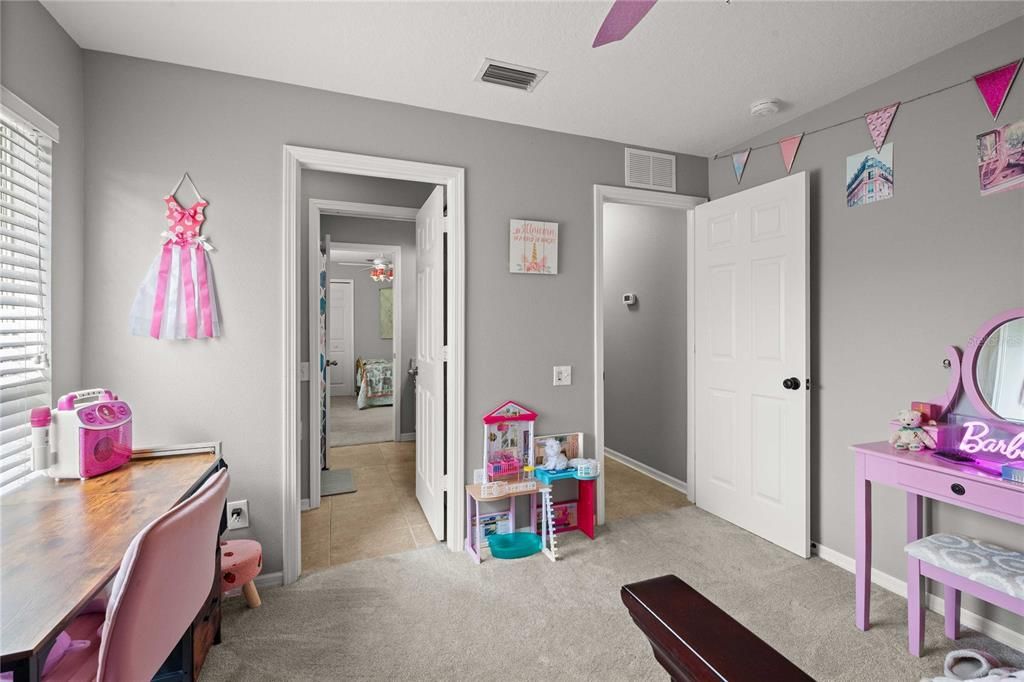 На продажу: $679,900 (4 спален, 3 ванн, 2427 Квадратных фут)