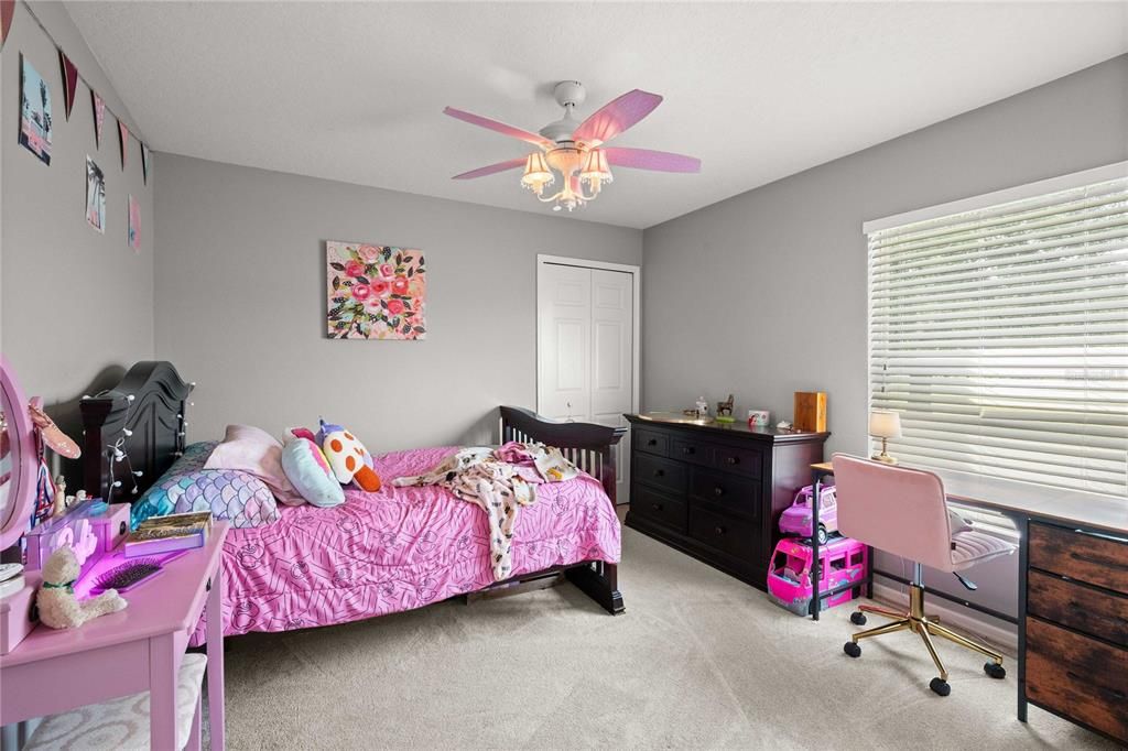 На продажу: $679,900 (4 спален, 3 ванн, 2427 Квадратных фут)