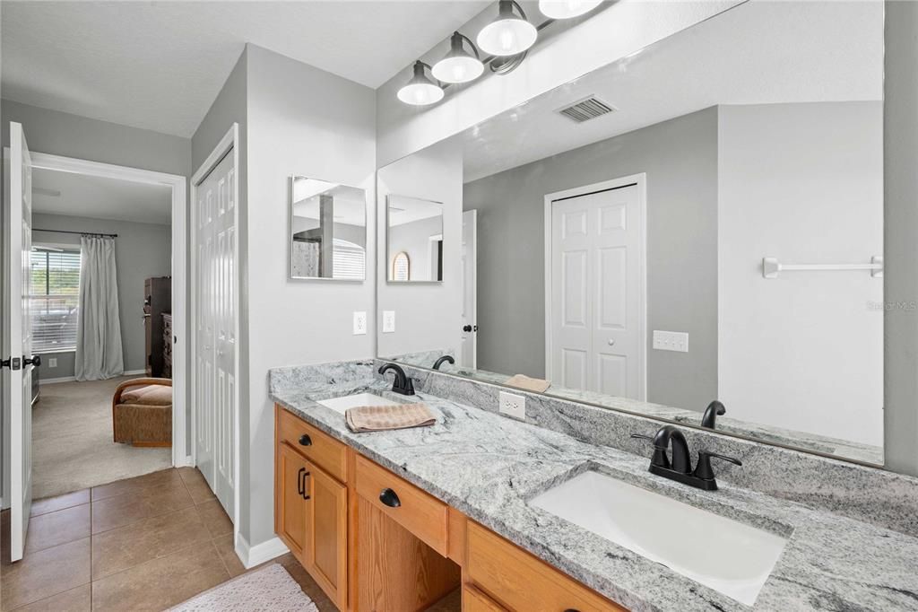 На продажу: $679,900 (4 спален, 3 ванн, 2427 Квадратных фут)